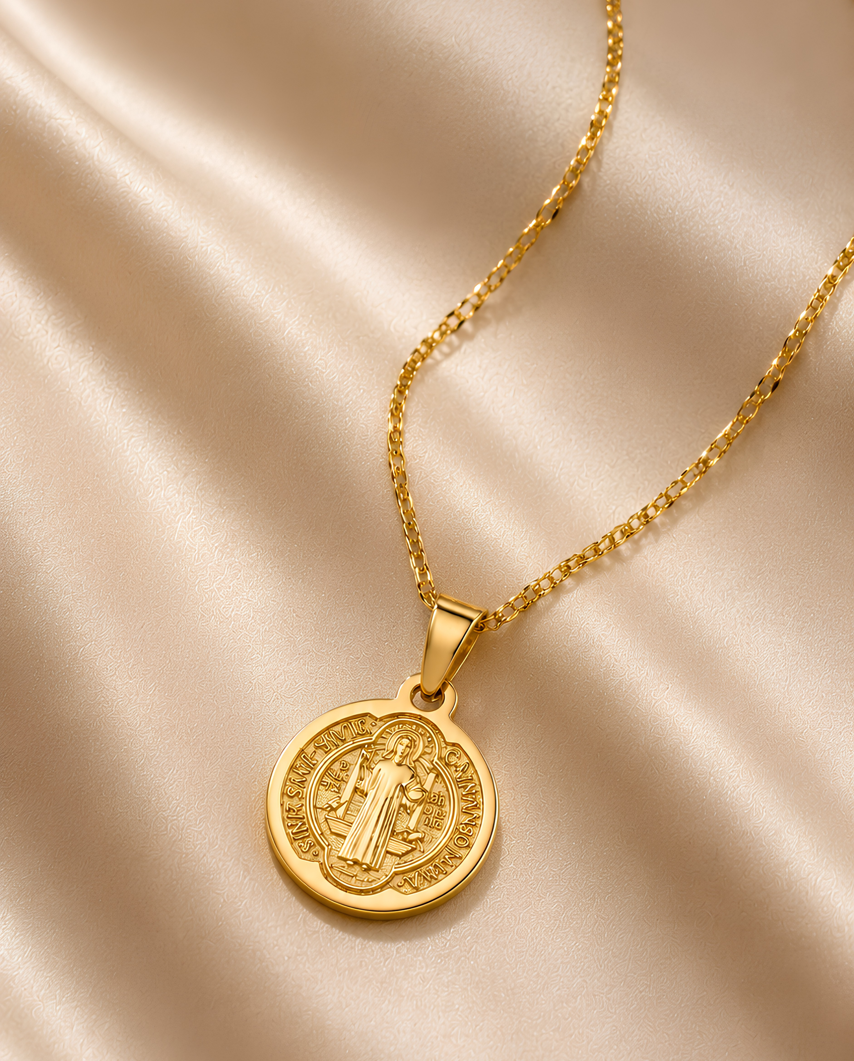 Colección de joyería religiosa bañada en oro 18K - Ventura Joyería